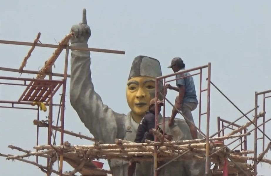 Viral Patung Soekarno Berwajah Kuning di Banyuasin, Seniman Palembang: Setop Pembangunannya!
