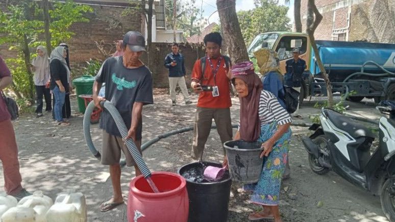 231 Ribu Warga Lombok Terdampak Kekeringan Air Bersih Akibat Musim Kemarau 2023