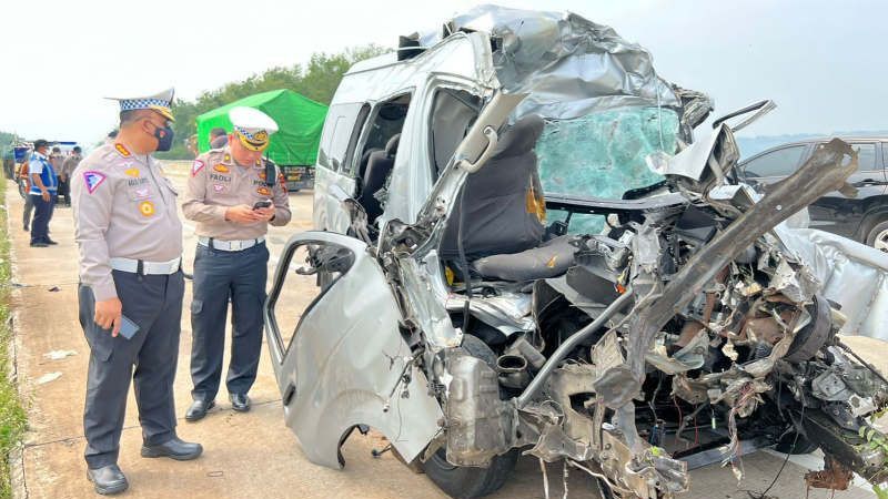 Daftar Korban Tewas dalam Kecelakaan Maut Minibus di Tol Semarang-Batang