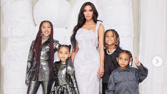 Ulah Kanye West Sering Jadi Kontroversi, Kim Kardashian Mengeluh Kewalahan Protek Anak-anak