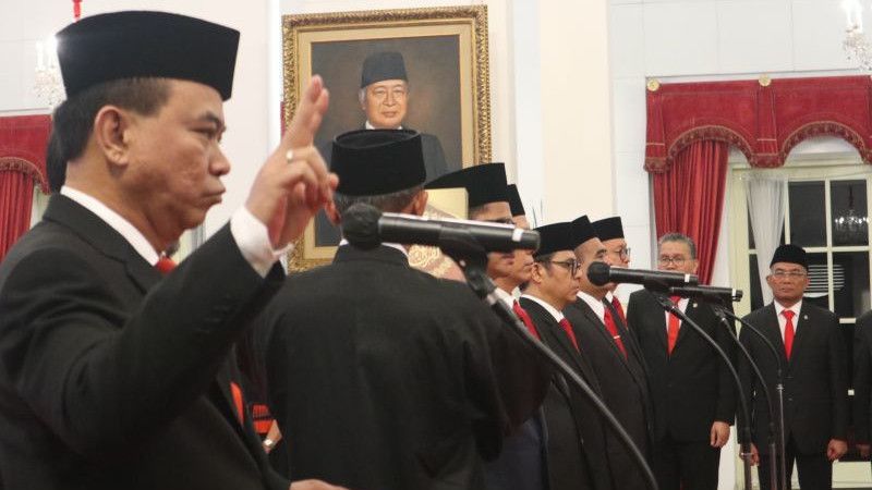 Jokowi Lantik Pahala Nugraha Sebagai Wamenlu
