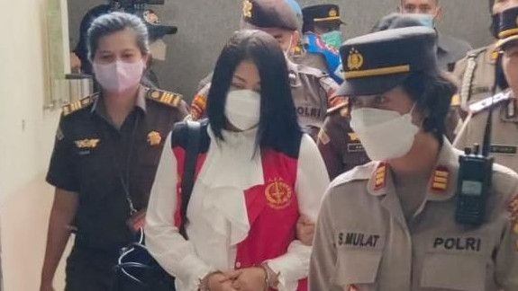 Hakim Vonis Istri Sambo 20 Tahun Penjara: Tidak Ada Hal Meringankan!