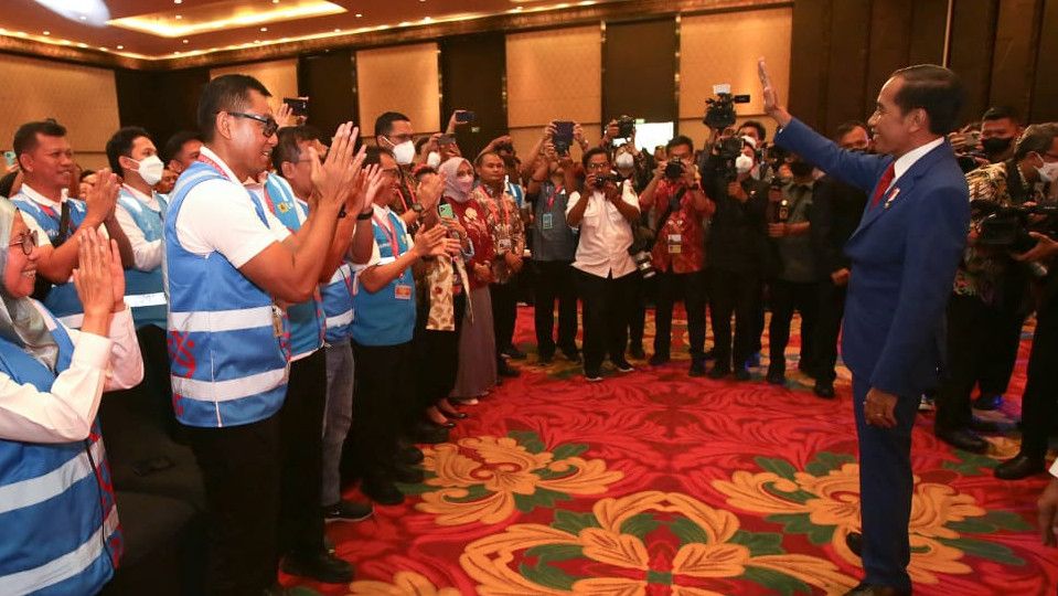 Presiden Jokowi Apresiasi Kerja Keras Seluruh Pihak, Angkat Jempol Untuk PLN