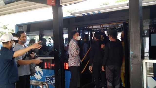 DKI Gelontorkan Subsidi BBM untuk TransJakarta Sebesar Rp62,1 Miliar, Tarif Angkutan Umum yang Terintegrasi Jaklingko Tetap Sama