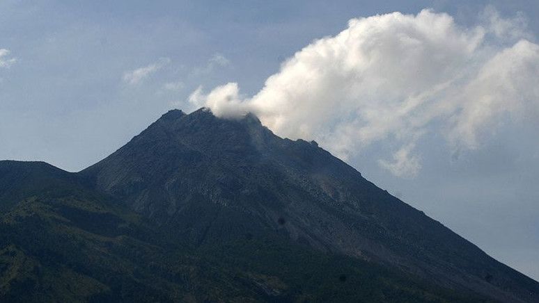 Waspada Aktivitas Gunung Merapi, Pemkab Sleman Siapkan 32 Barak Pengungsian