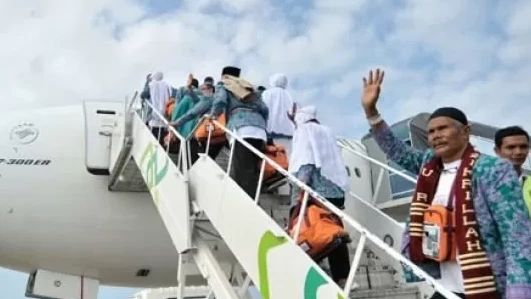 DPR Sebut Ada Jemaah Haji Reguler Berangkat Tanpa Antrean, KPN Minta BPK Audit Kemenag