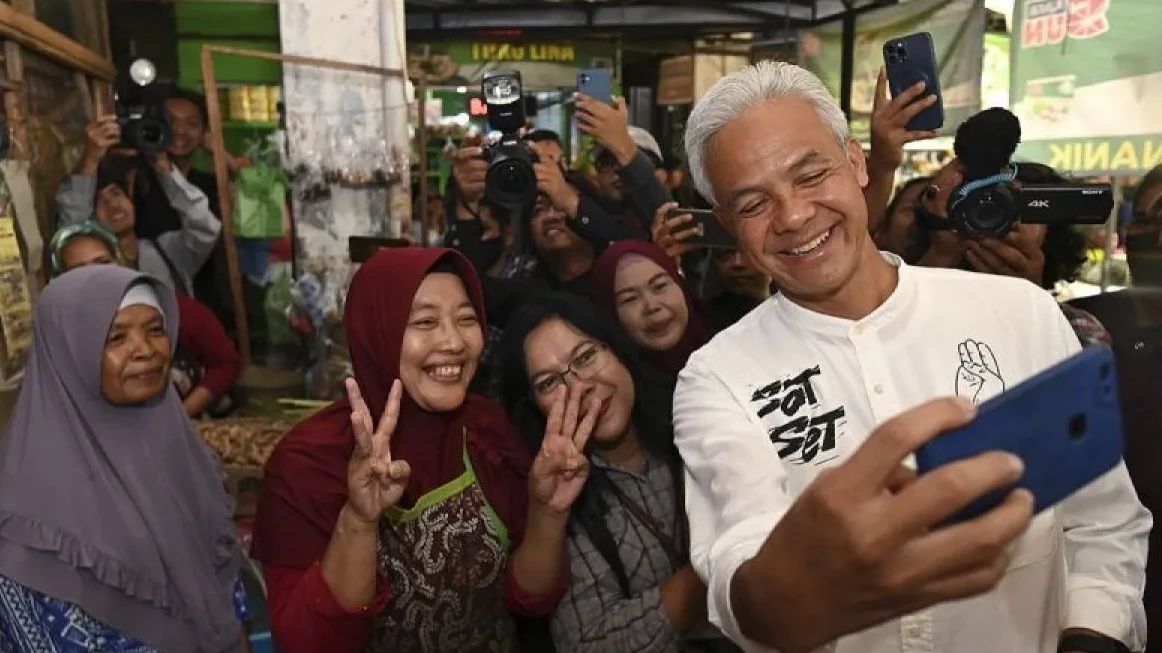 Sekjen PDIP: Ganjar Blusukan Rakyat Datang Berbondong-bondong, Kalau Prabowo Eggak ada yang Datang