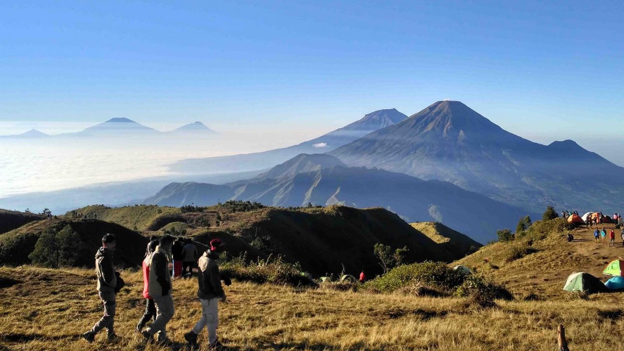 Rekomendasi Gunung di Jawa Tengah untuk Perayaan Tahun Baru, Pemandangan Indah dengan Jalur Bersahabat