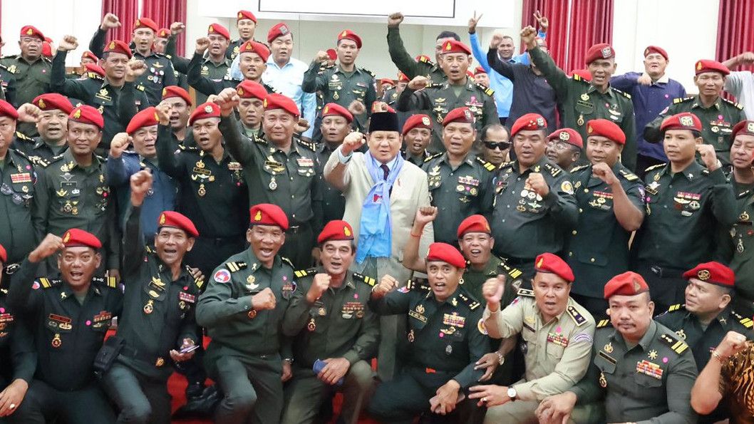 Kunjungi Kopassus Kerajaan Kamboja, Prabowo Disambut Nyanyian Komando oleh Bekas Anak Didiknya