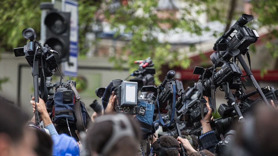 Dua Anggota Brimob Ditangkap Atas Kasus Pengeroyokan Jurnalis di Pabrik Serang