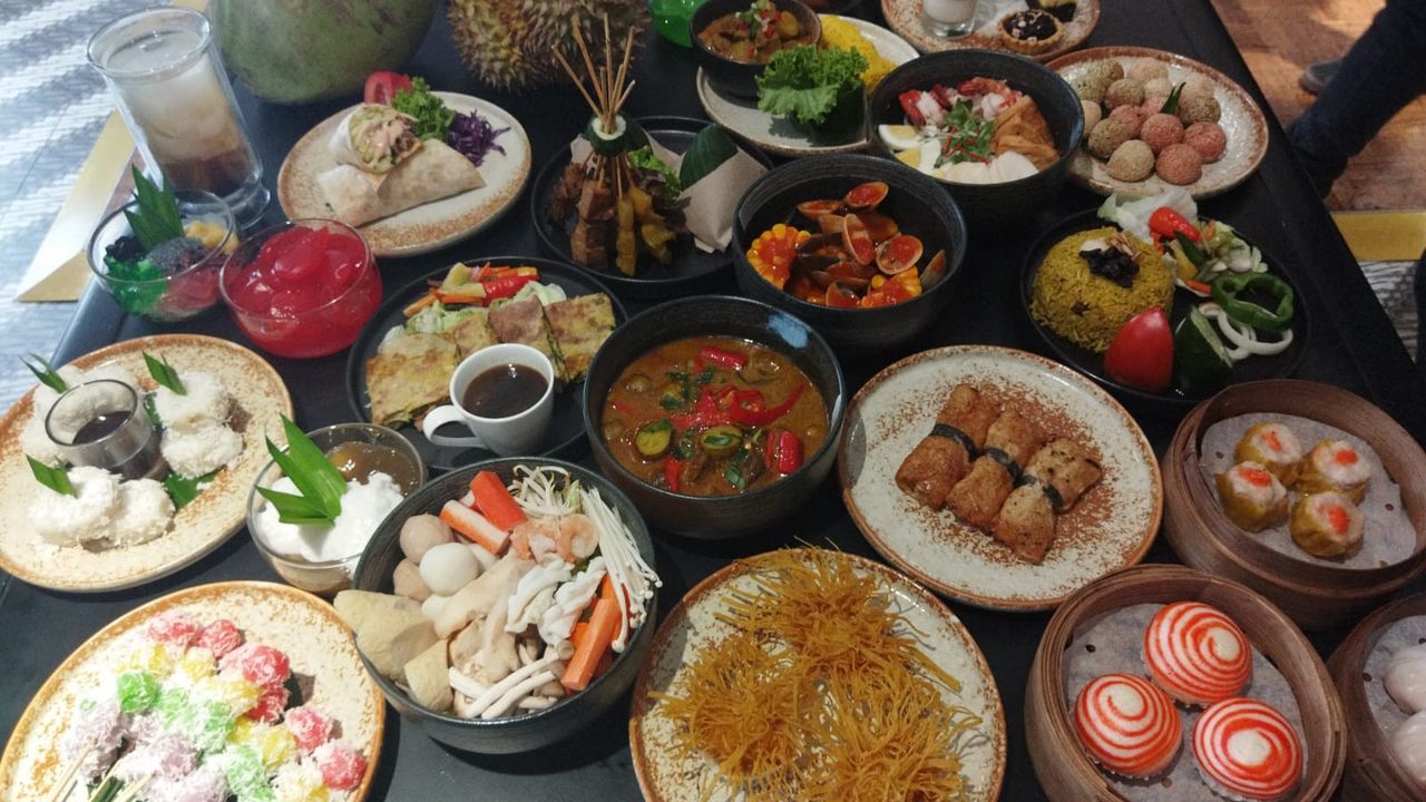 Sajikan 100 Menu, Berbuka Puasa dengan Street Food Ala Hotel Bintang Lima