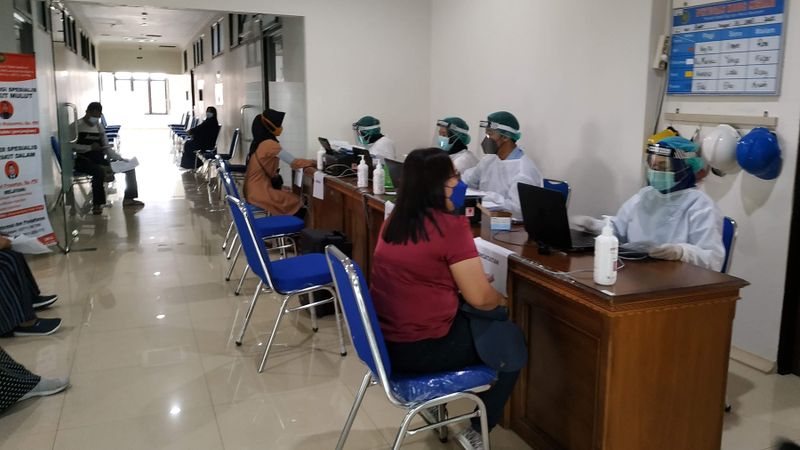 Gibran Siapkan Seribu Dosis Per Hari untuk Vaksinasi Warga ...