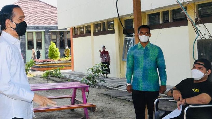Momen Siswa SLB di Bantul Minta Alat Musik Organ ke Jokowi Usai Vaksinasi