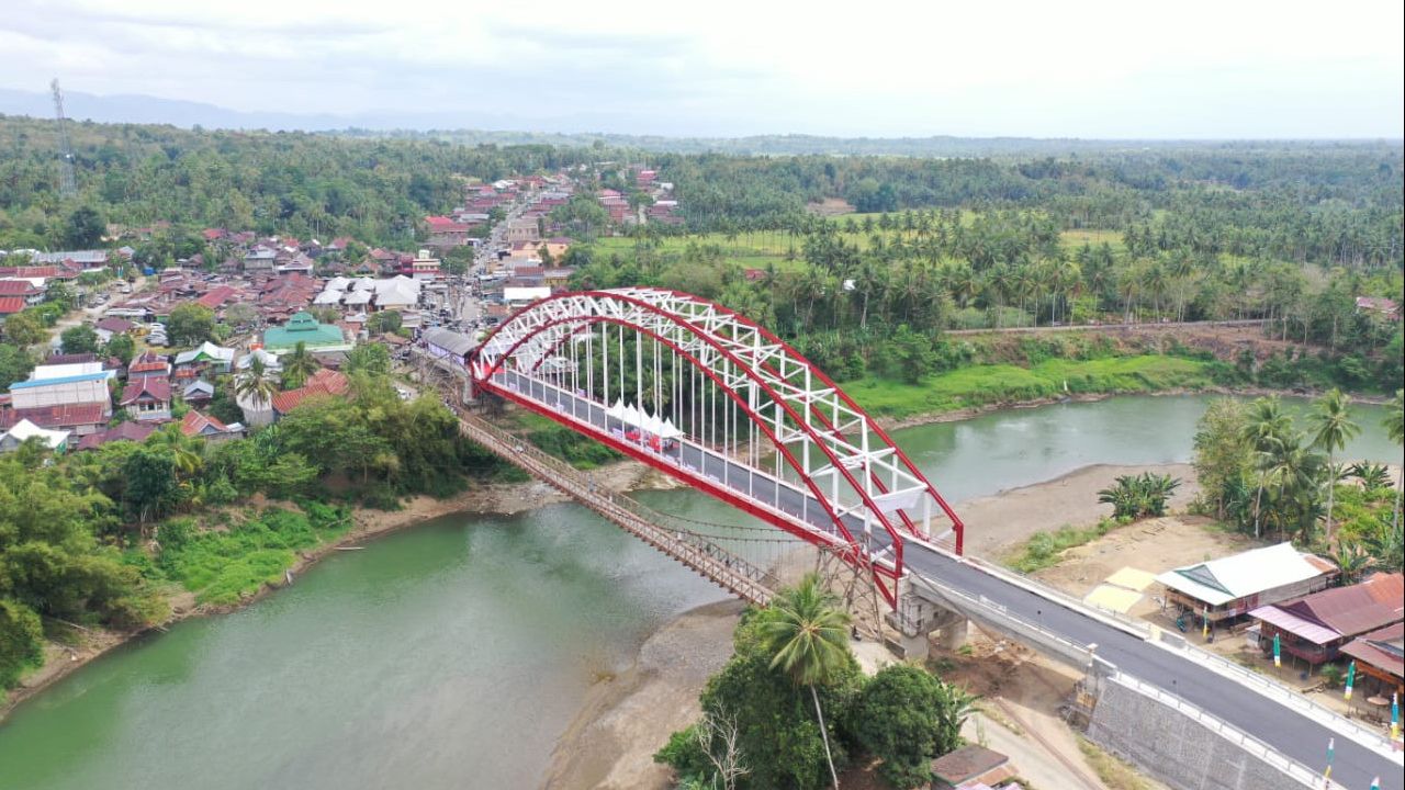 Pengalaman Ngeri Gubernur Sulsel Sudirman Membuatnya Mengganti Jembatan Pacongkang yang Rawan Roboh