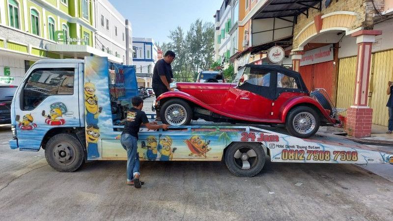KPK Sita Tiga Mobil Mewah Eks Kepala Bea Cukai Makassar Andhi Pramono