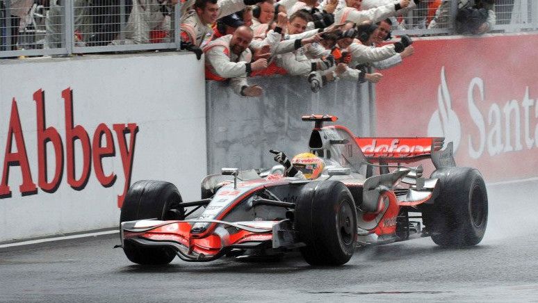 Kilas Balik 92 Kemenangan Lewis Hamilton di Lintasan F1