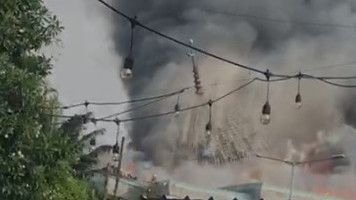 Kubah Masjid Islamic Center Jakarta Utara Roboh Usai Terbakar