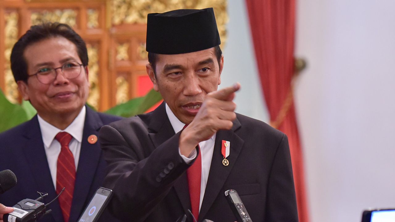 Diduga Intervensi KPK, Ketua BEM KM UGM Nilai Jokowi Alumni Paling Memalukan