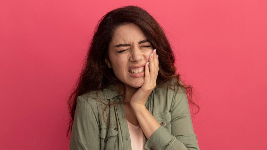 Sekejap Sembuh, Cara Mudah Meredakan Sakit Gigi Tak Tertahankan