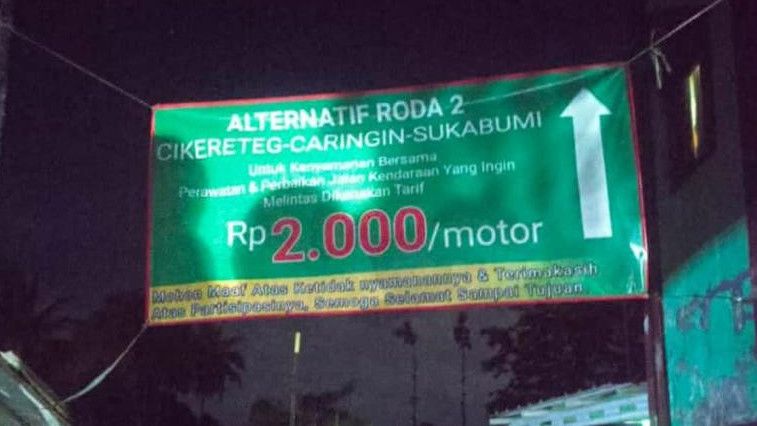Warga yang Melintas Jalur Alternatif Cikereteg Bogor-Sukabumi Harus Bayar Rp2 Ribu