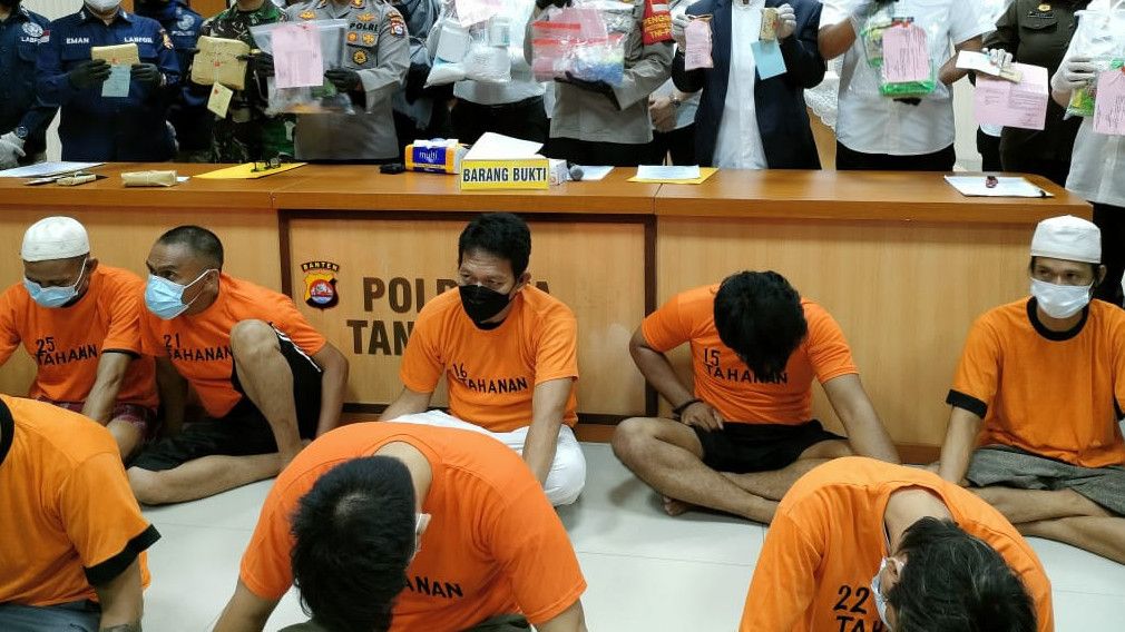 Kades di Tangerang Tertangkap Sedang Nyabu, Alat Hisapnya Bekas Botol Air Zam-Zam
