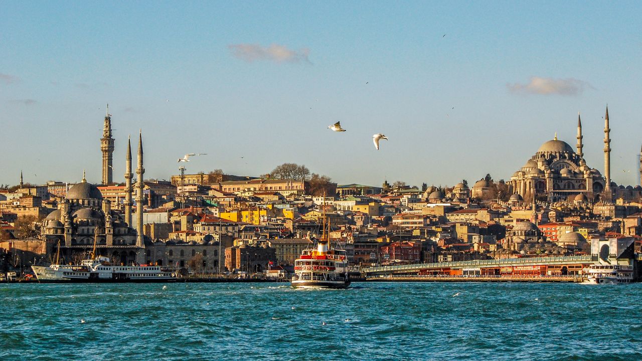 Panduan Lengkap Bagi yang Penasaran Liburan Musim Panas Mediterania di TurkI