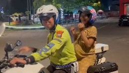 Momen Ibu Hamil Ngidam Naik Motor Patwal, Diajak Keliling Kota Bersama Polisi: Senang Banget!