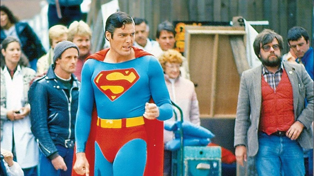 Jubah Superman Christopher Reese Laku Dijual Rp1,63 M
