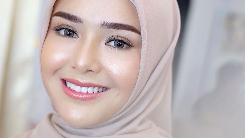 Mau Bangun Masjid Megah, Kini Amanda Manopo Kepergok Nyetir Pakai Hijab, Mualaf?