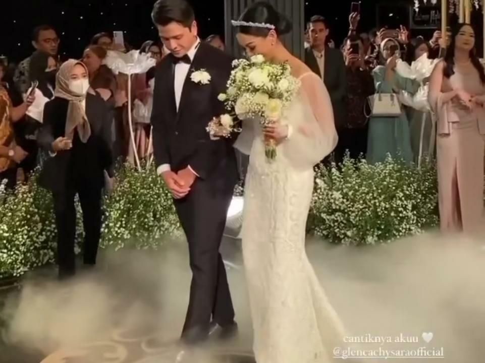 Pernikahan Glenca Chysara dan Rendi Jhon (Foto: Instagram/@carorendiglenca)