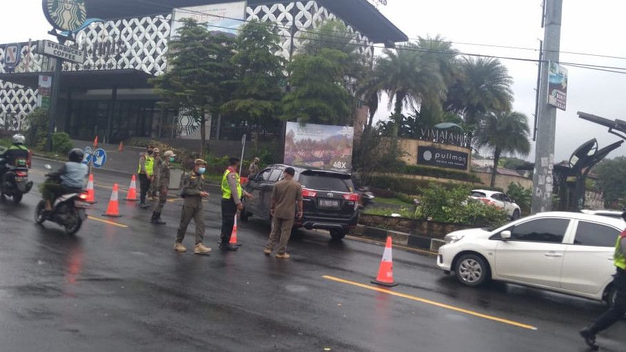 Tak Bawa Bukti Antigen, Ratusan Kendaraan ke Puncak Bogor 'Putar Balik'