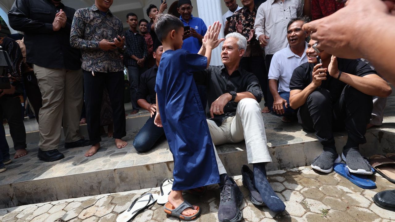 Momen Ganjar Dihampiri Anak Kecil yang Bercita-cita Jadi Presiden saat Kampanye di Kupang