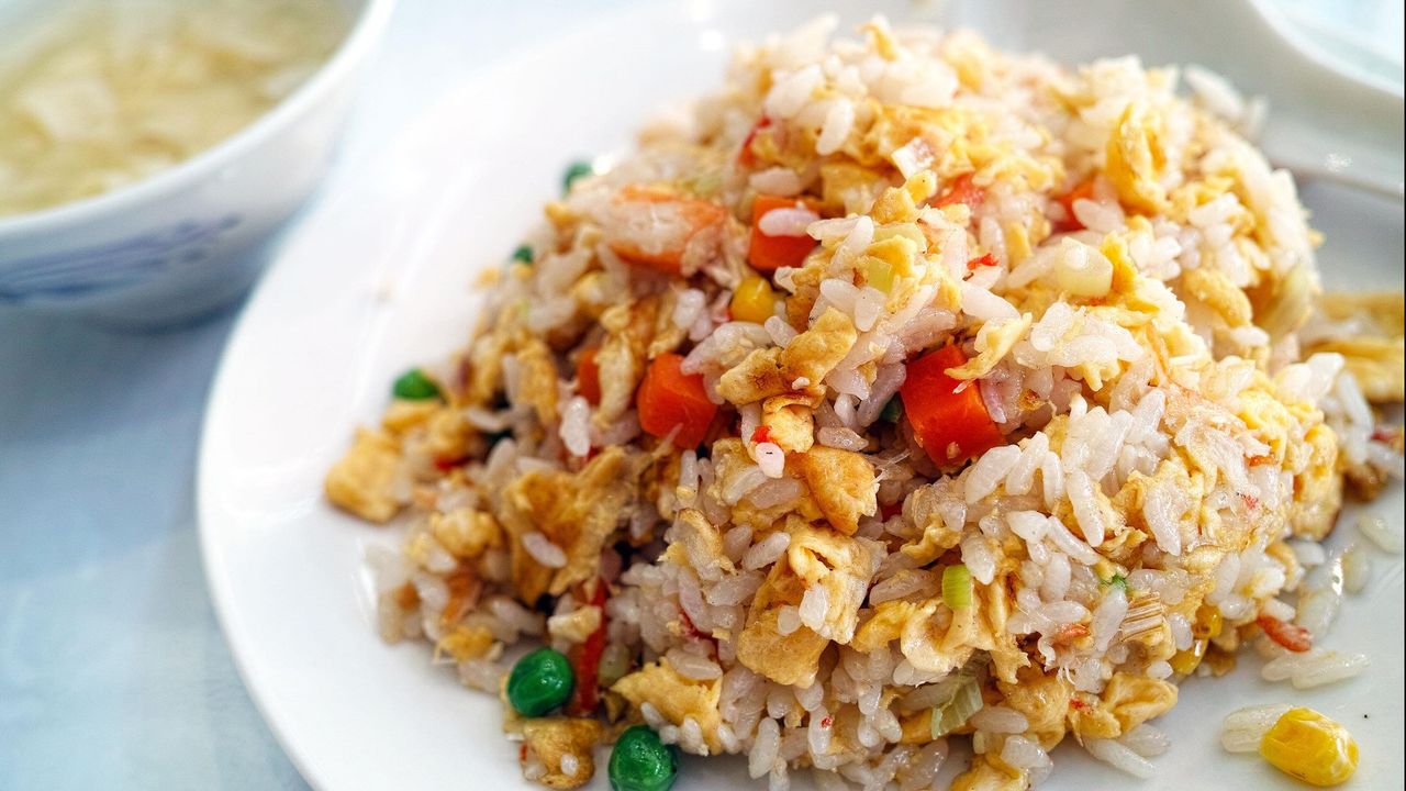 Pecahkan Rekor MURI, Masak 20 Ribu Porsi Nasi Goreng untuk Buka Puasa