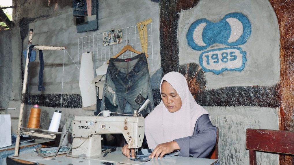 Melayani dengan Hati, ESG PNM Tumbuh Bersama Ibu-Ibu Pelaku Usaha Lokal