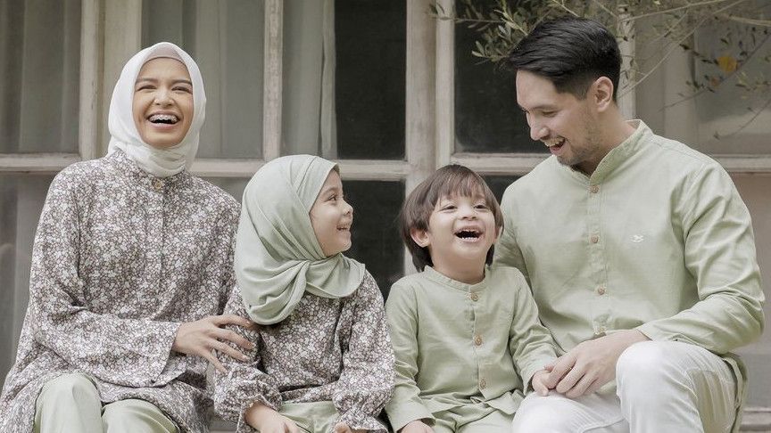 3 Tips Anti Gagal Memilih Baju Lebaran Nyaman dan Kompak Bareng Anak