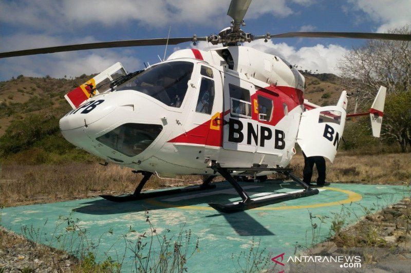 Karhutla di Riau Dipadamkan dengan Helikopter Water Bombing