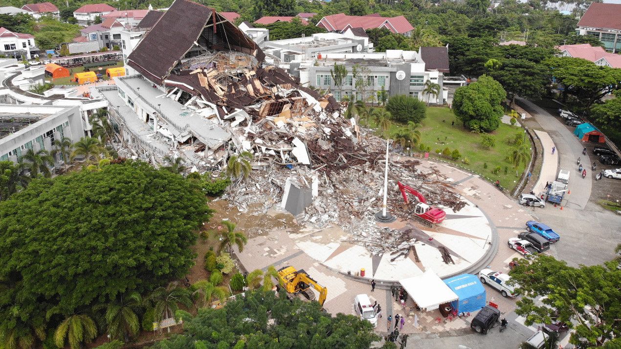 Korban Tewas Akibat Gempa Majene M 6,2 Capai 84 Orang