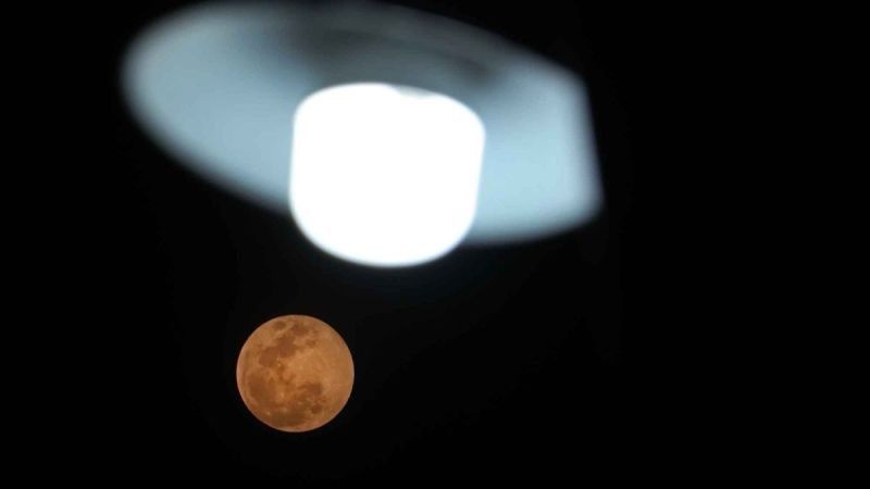 Masyarakat Pesisir Hati-Hati, Supermoon Akan Bersinar di Langit Indonesia