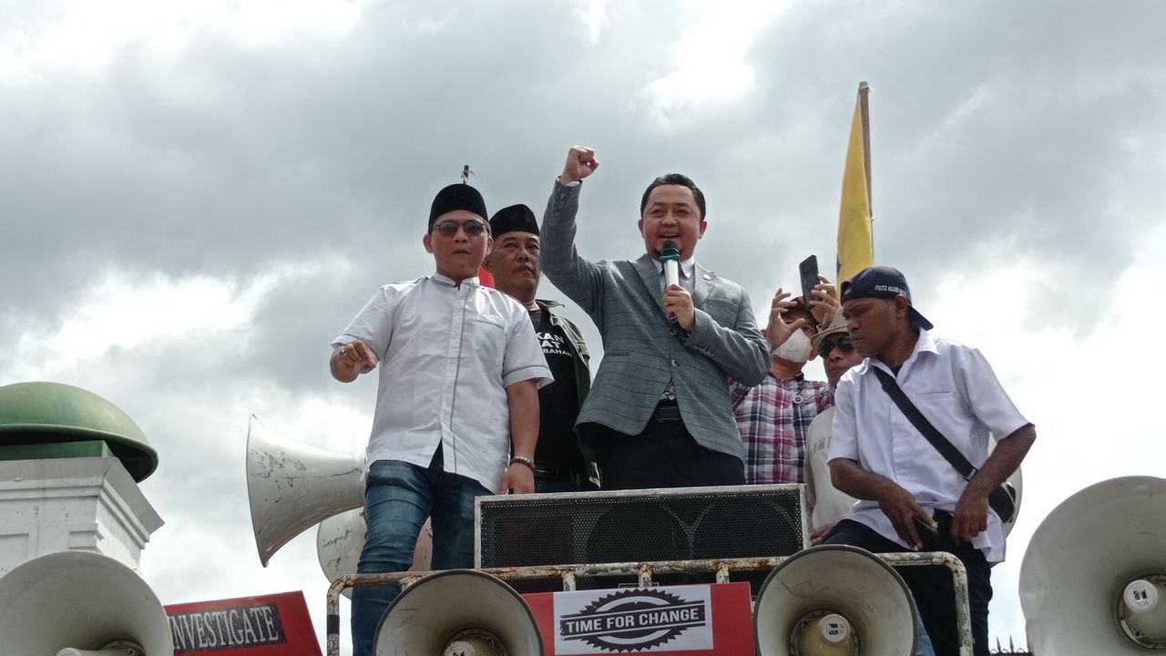 Massa Demo di DPR Tanya Peluang Jokowi Lengser, Ini Jawaban Legislator PKS
