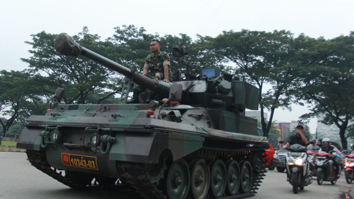 Viral Konvoi Kendaraan Tempur di Depan Bawaslu RI, TNI: Jangan Terprovokasi Isu Hoaks