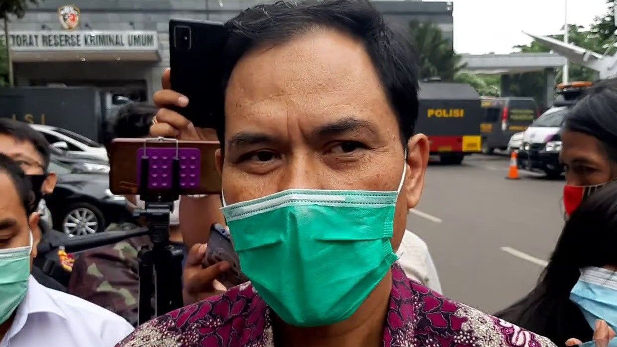 Munarman Ditangkap Densus 88 Diduga Terkait Terorisme