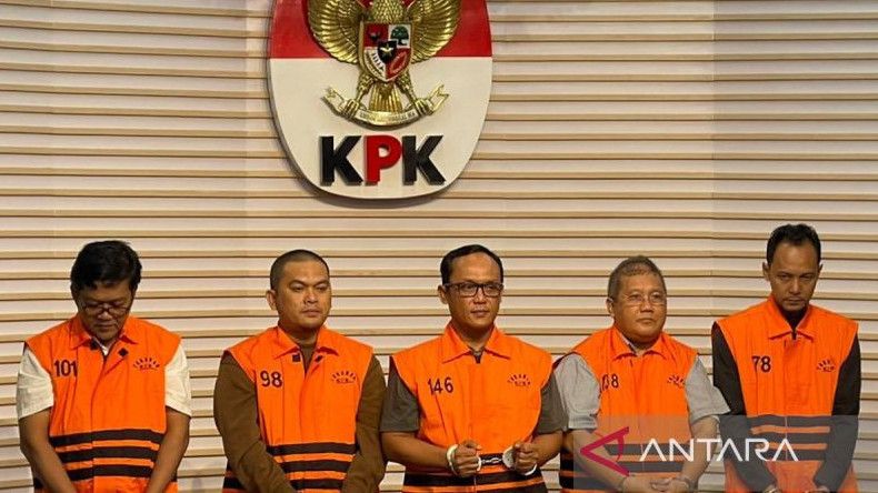 Bupati Lampung Tengah Ardito Wijaya dan Adiknya Resmi Jadi Tersangka, Ini Tampangnya