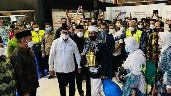 Kloter Pertama Jemaah Haji Tiba di Tanah Air di Bandara Soetta