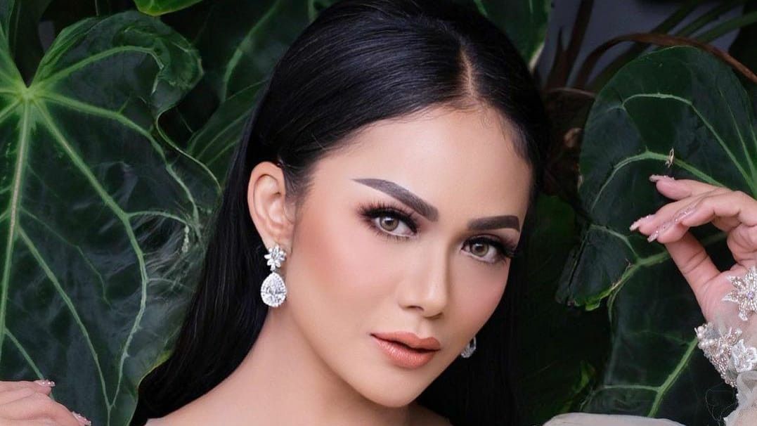 Momen Krisdayanti Ladeni Penggemar untuk Foto Tuai Pujian, Netizen Bandingkan dengan Sikap Jeje Slebew