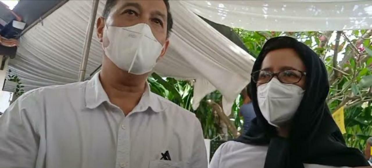 Nurul Arifin dan suami (Foto: YouTube/Nit Not)