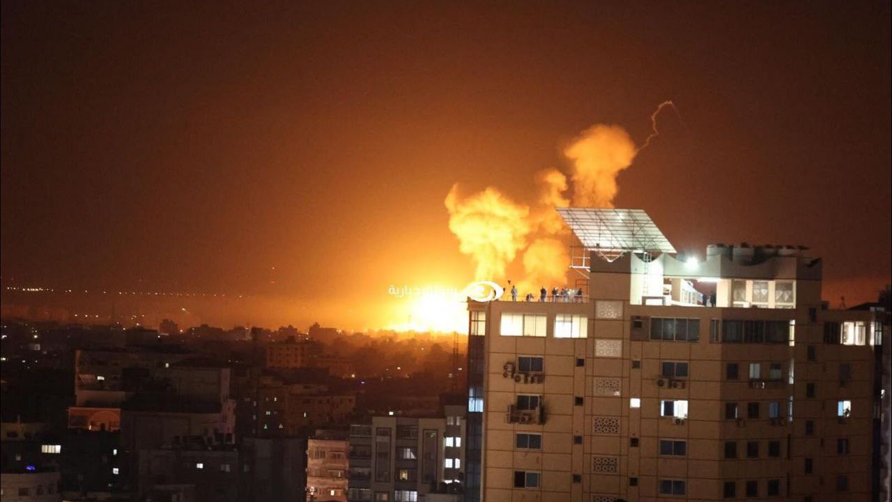 Israel Serang Libanon Selatan dan Bom Jalur Gaza