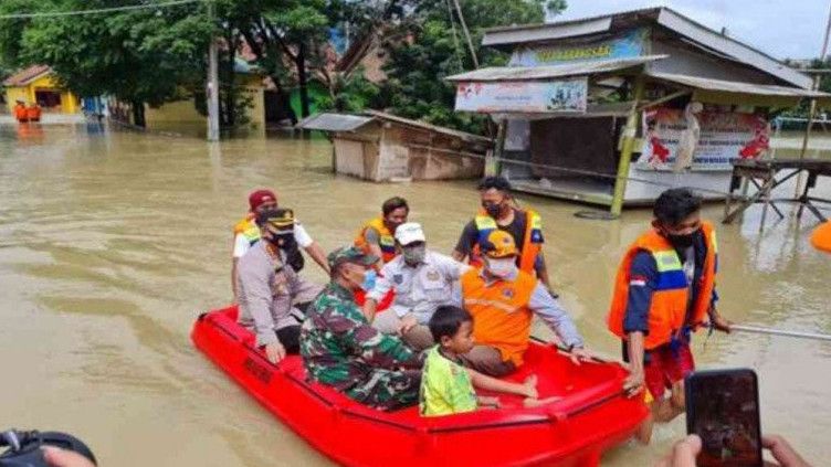 Info Banjir Bekasi: 12 Kecamatan Terendam Banjir Hingga 1,5 Meter