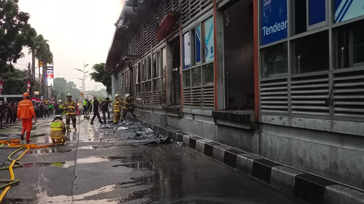 Halte TransJakarta Tendean Jakarta Selatan Terbakar, Tidak Ada Korban Jiwa