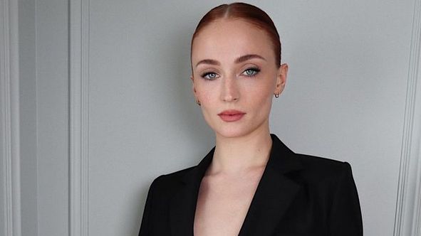 Masih Proses Cerai dengan Joe Jonas, Sophie Turner Dirumorkan