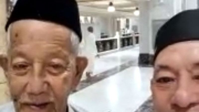 Viral Kakek-Kakek Asal Takalar Sulsel Ingin Pulang Kampung Naik Ojek dari Mekah